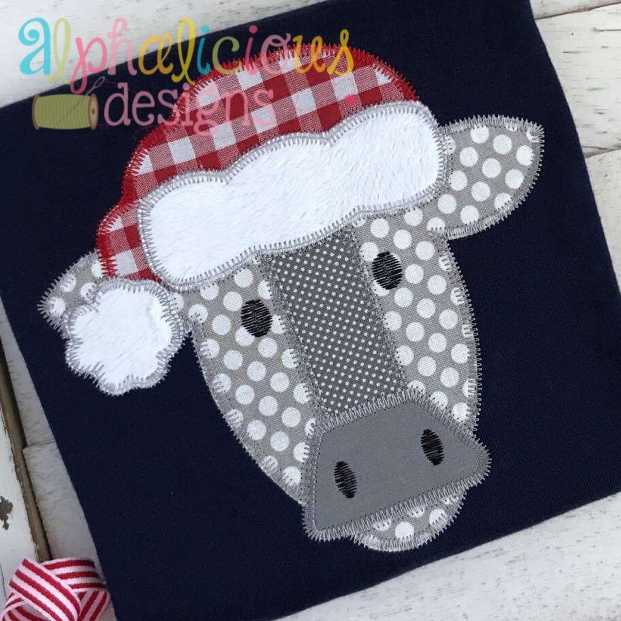 Santa Cow Applique- Zig Zag