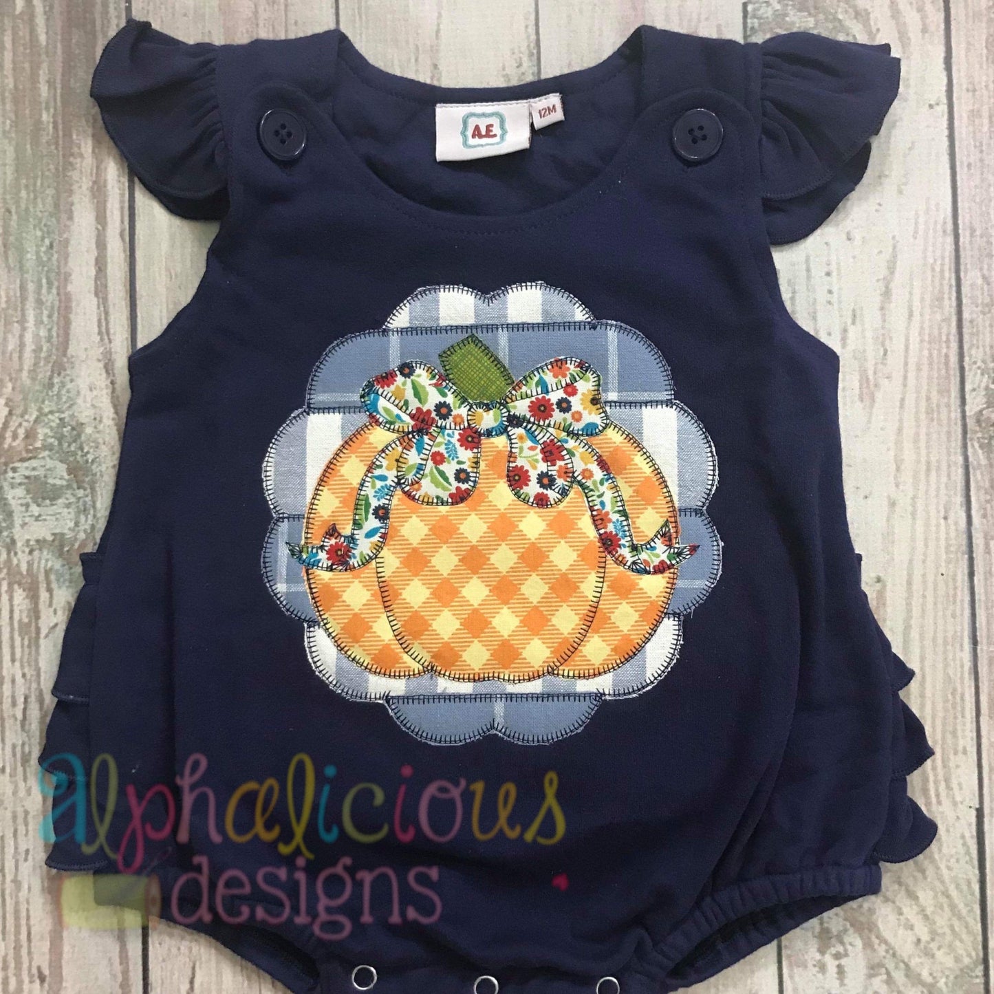 Patchwork Scallop Pumpkin with Bow-Blanket