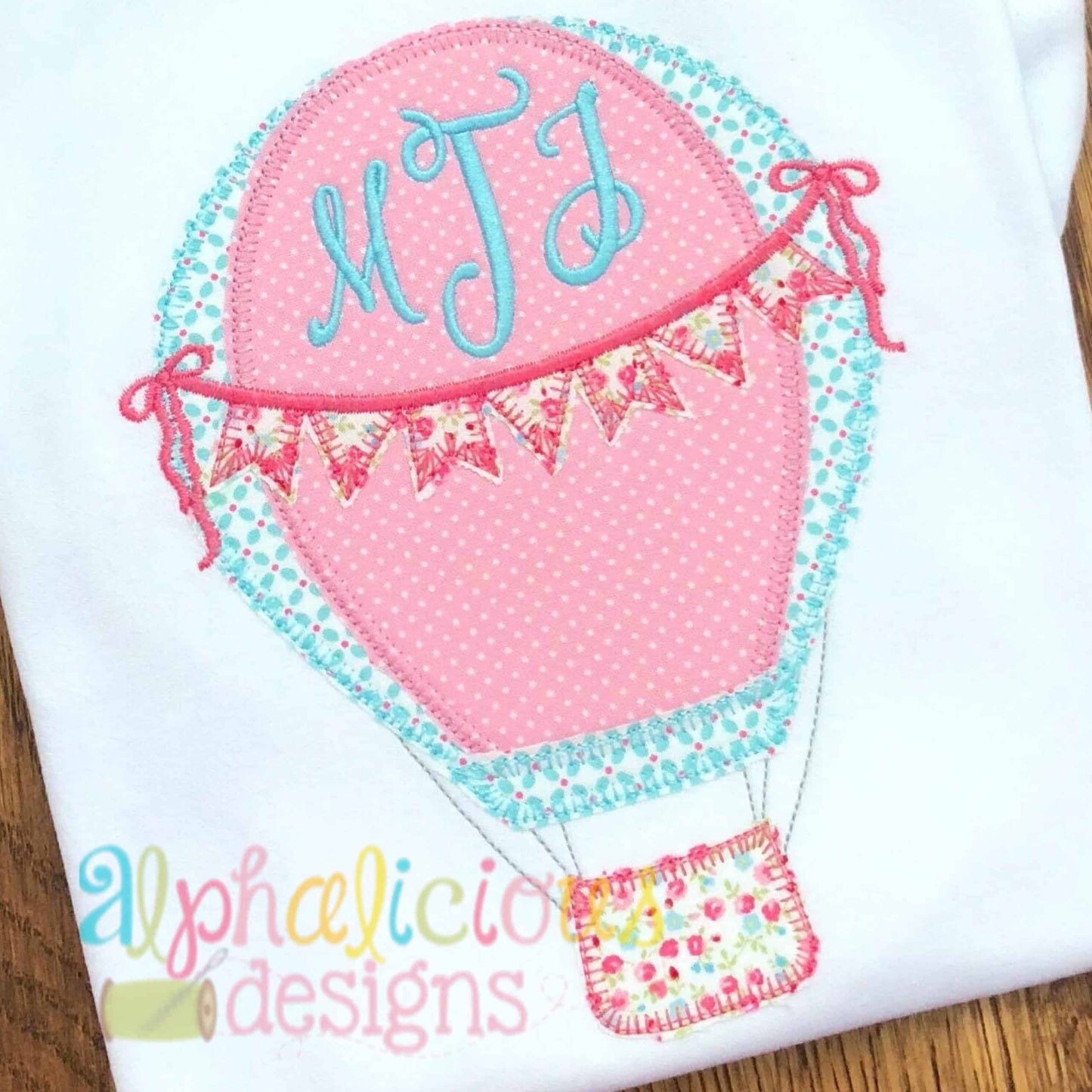 Up Up and Away Balloon with Bows - Blanket